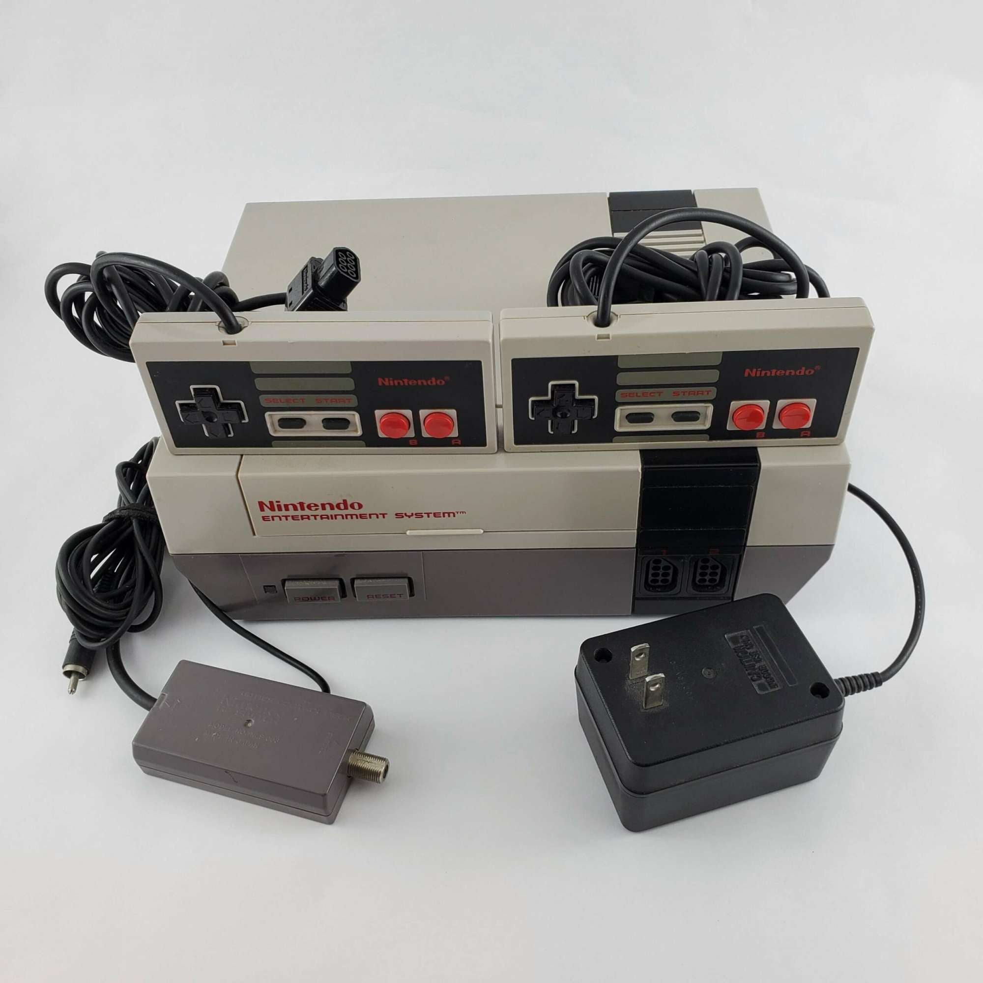 Un guide complet des meilleurs et des pires accessoires de la NES