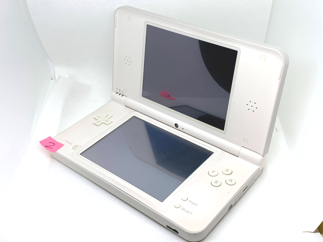 Nintendo DSi Console (White)..