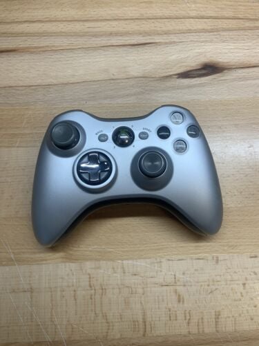XBOX-360-Silver-Limited-Edition-Wireless-Controller.jpg